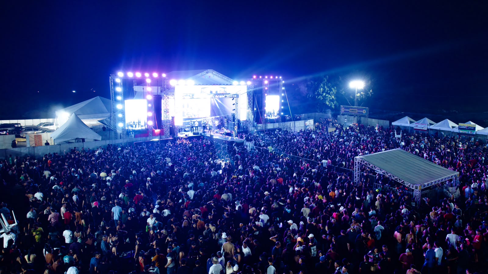 Segunda noite do Festival do Pitu movimenta Atalaia e reúne milhares de pessoas